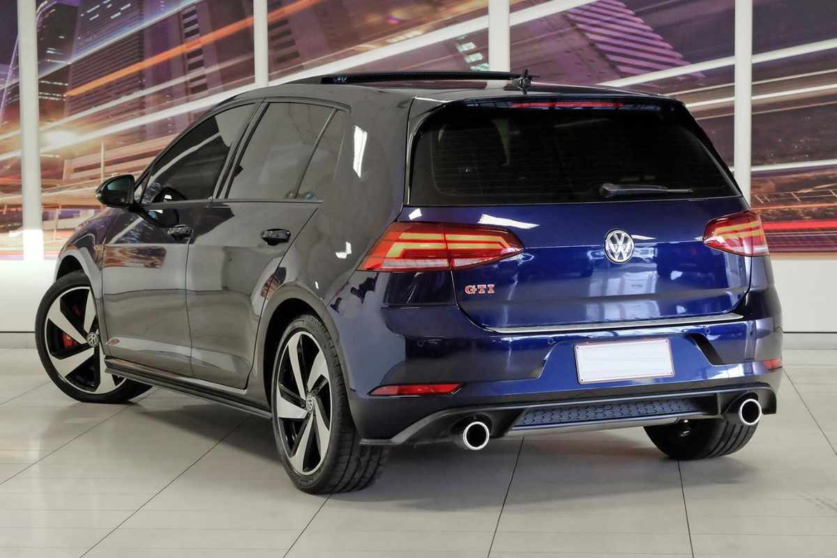 2020 Volkswagen Golf GTI 7.5 image 2