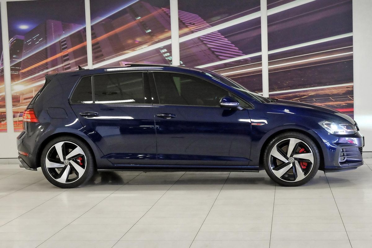 2020 Volkswagen Golf GTI 7.5 image 3