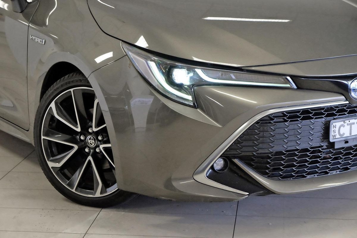2019 Toyota Corolla ZR Hybrid ZWE211R image 6