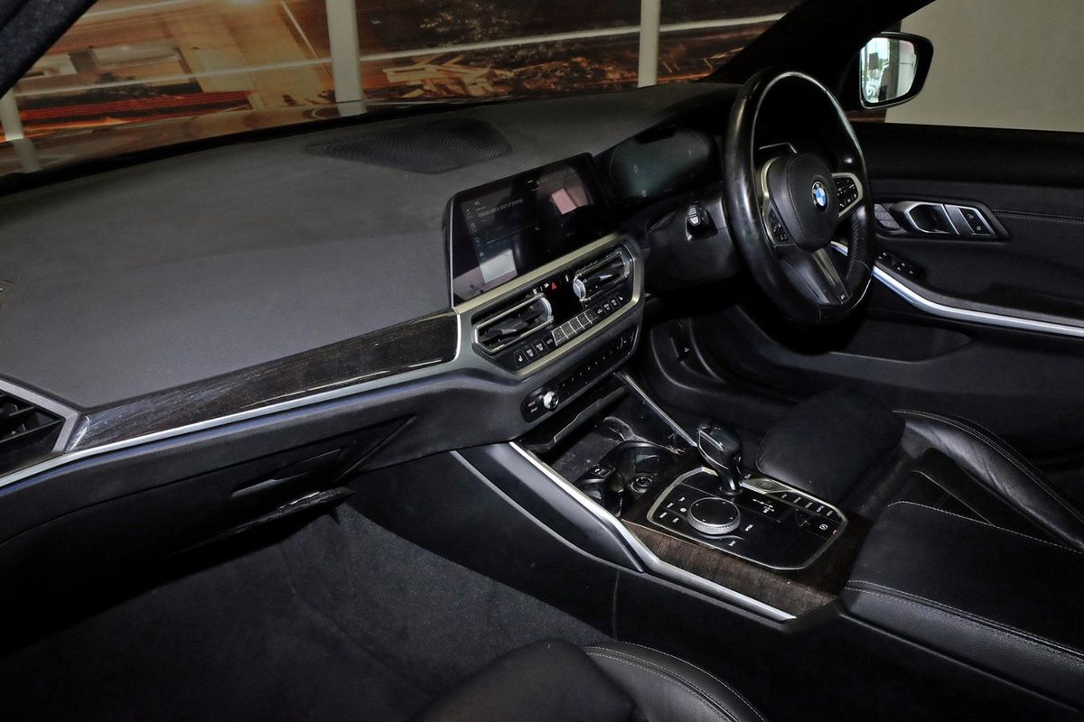 2021 BMW 3 Series 330i Luxury Line G20 image 9