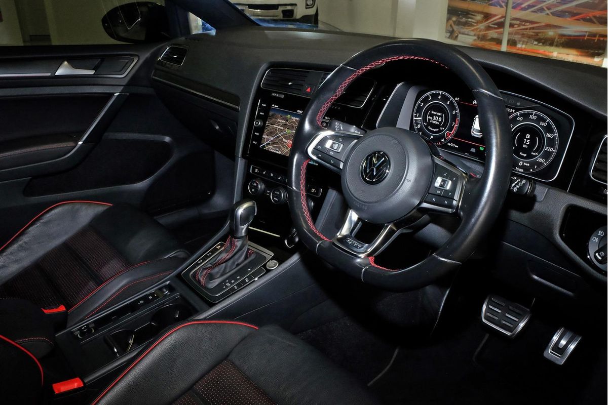 2020 Volkswagen Golf GTI 7.5 image 7