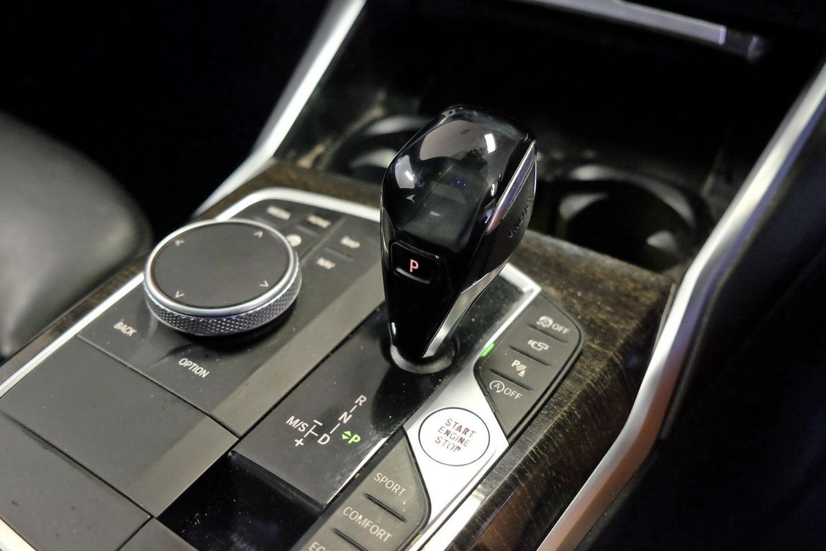 2021 BMW 3 Series 330i Luxury Line G20 image 11
