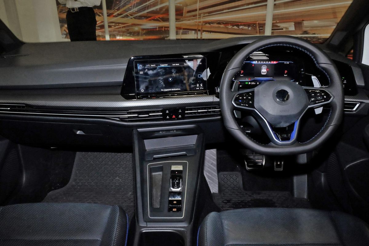 2022 Volkswagen Golf R 8 image 8