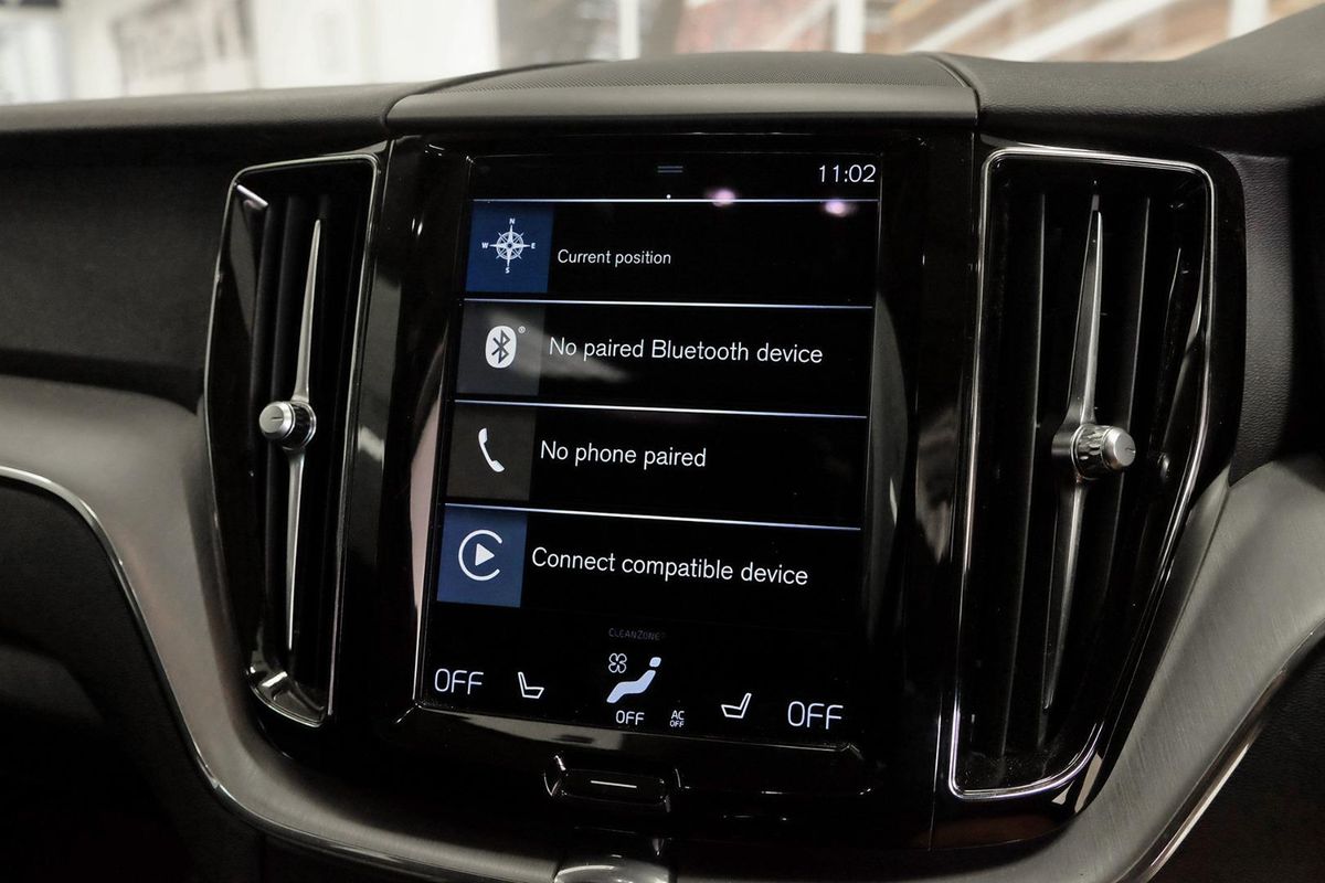 2020 Volvo XC60 T5 Momentum image 12