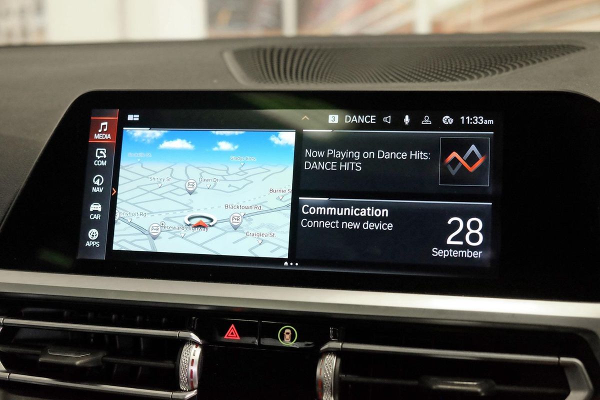 2021 BMW 3 Series 330i Luxury Line G20 image 13
