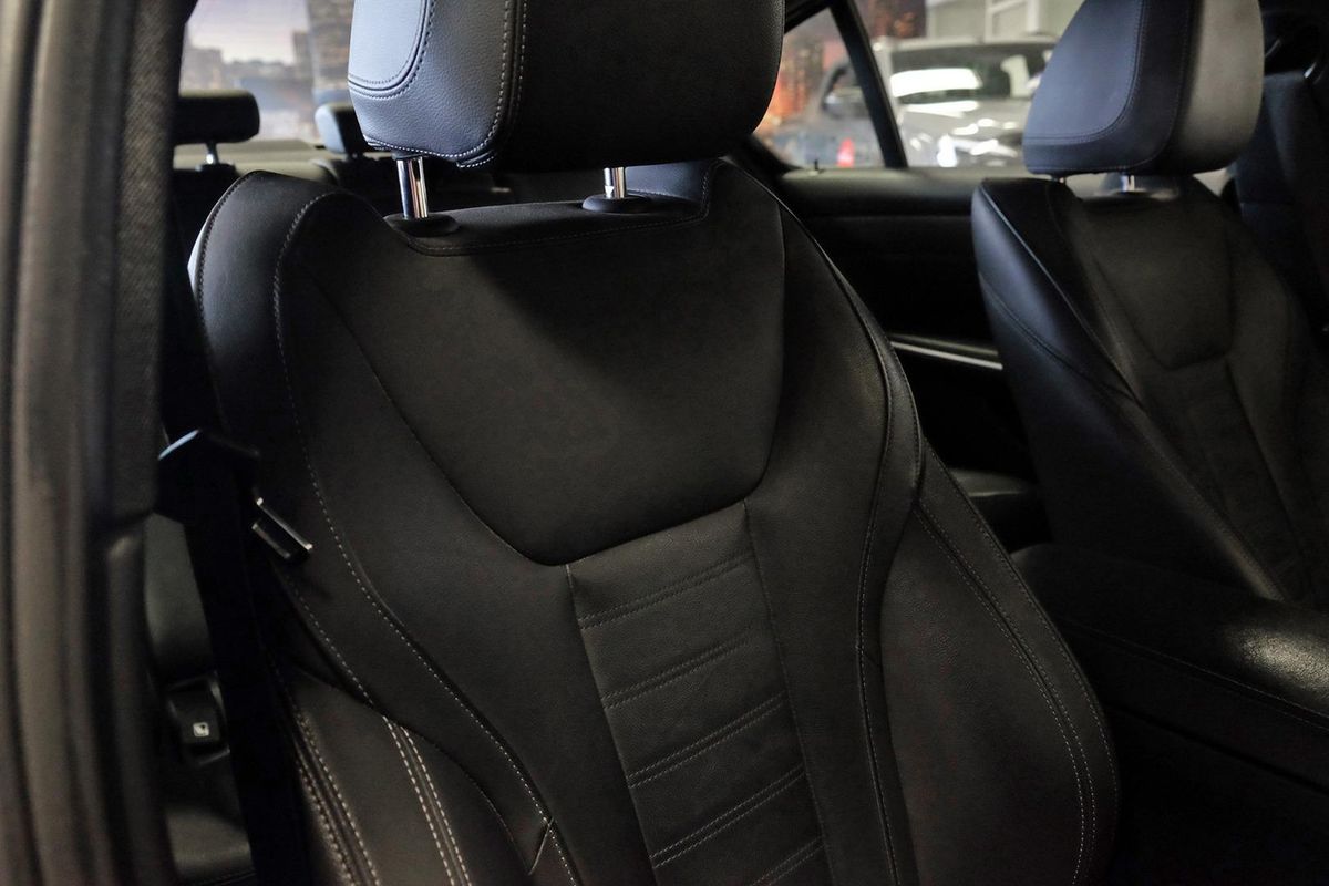 2021 BMW 3 Series 330i Luxury Line G20 image 17