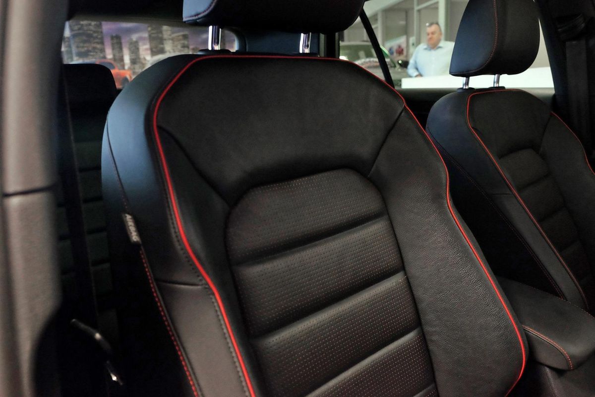 2020 Volkswagen Golf GTI 7.5 image 17