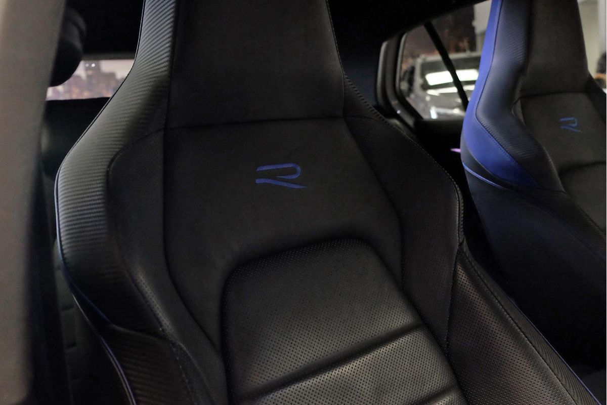 2022 Volkswagen Golf R 8 image 17