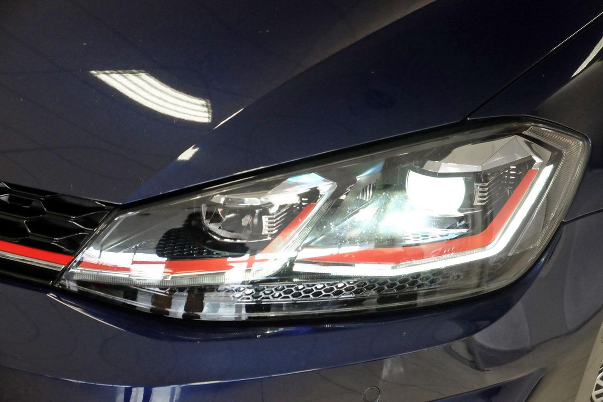 2020 Volkswagen Golf GTI 7.5 image 19