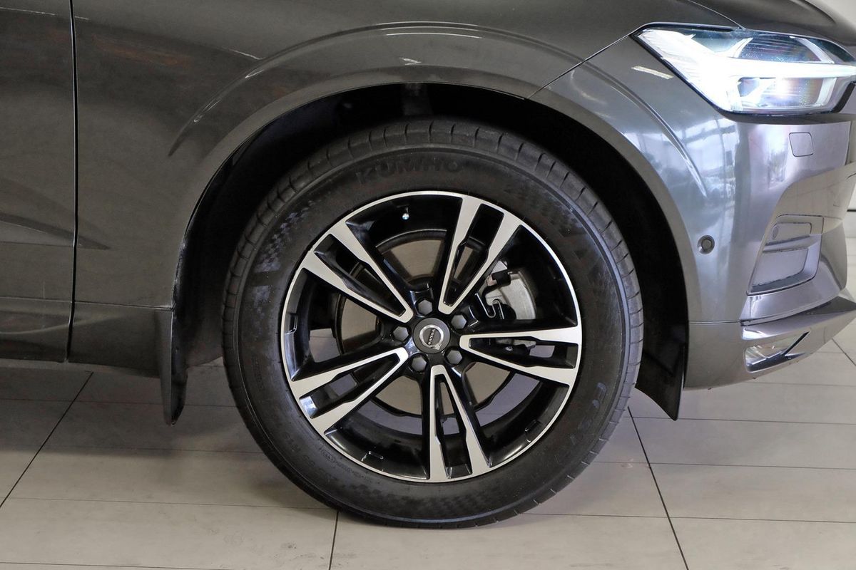 2020 Volvo XC60 T5 Momentum image 20