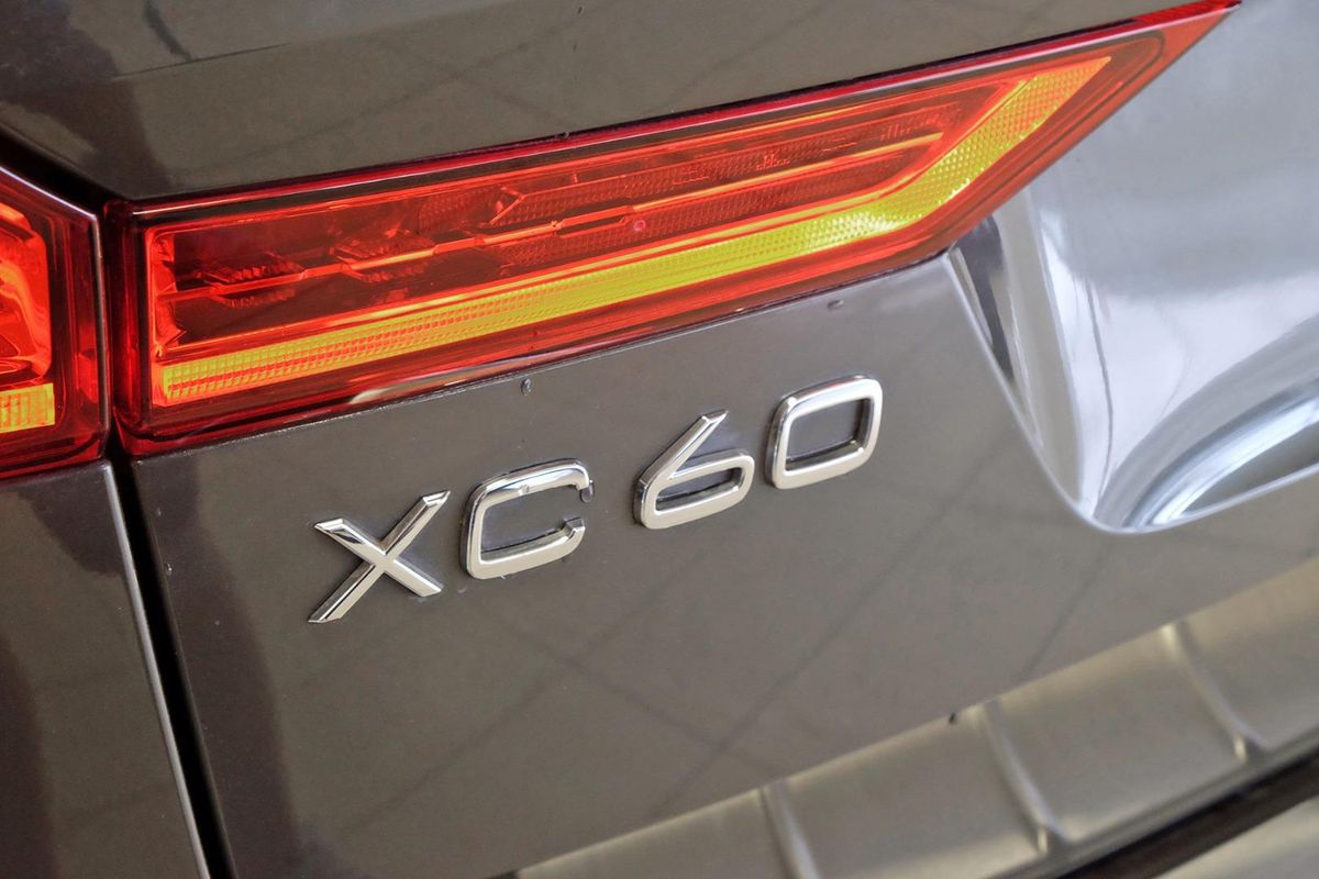 2020 Volvo XC60 T5 Momentum image 23
