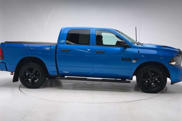 2020 RAM 1500 Express DS 4X4 SWB thumb-3