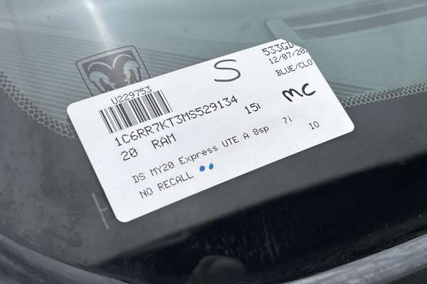 2020 RAM 1500 Express DS 4X4 SWB thumb-23