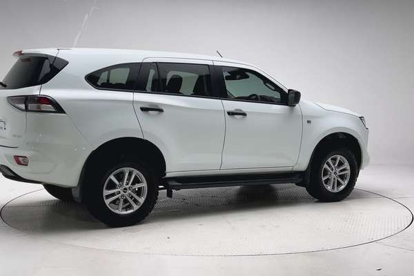 2022 Isuzu MU-X LS-M thumb-2