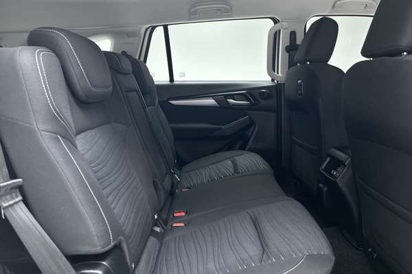 2022 Isuzu MU-X LS-M thumb-11