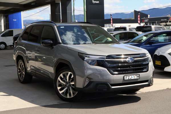 2025 Subaru Forester Hybrid Touring S6