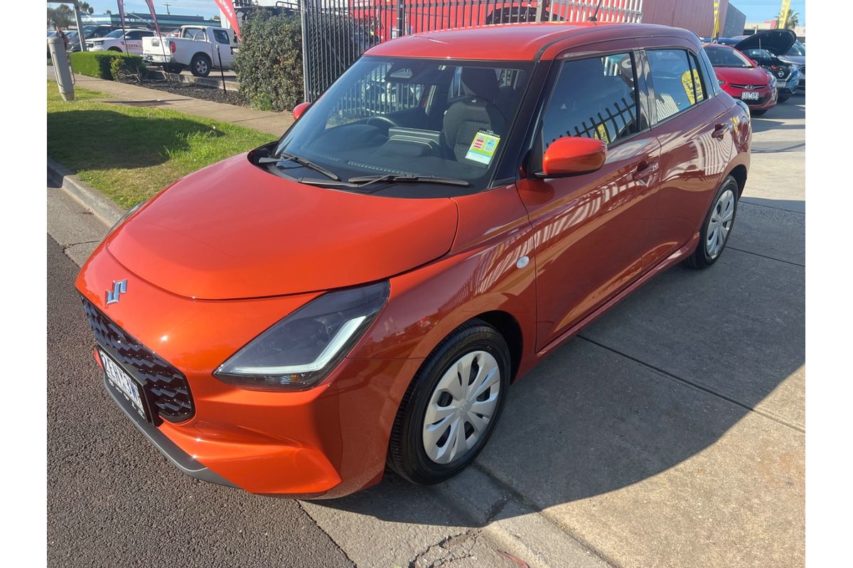 2025 Suzuki Swift Hybrid UZ image 3
