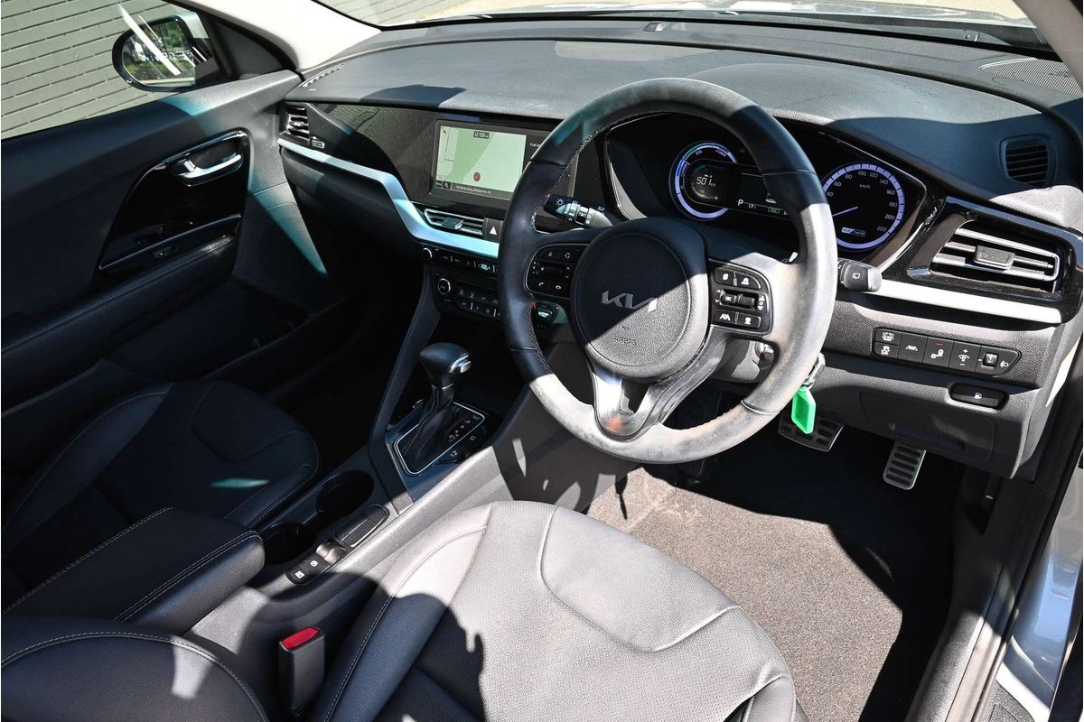 2022 Kia Niro Hybrid Sport DE