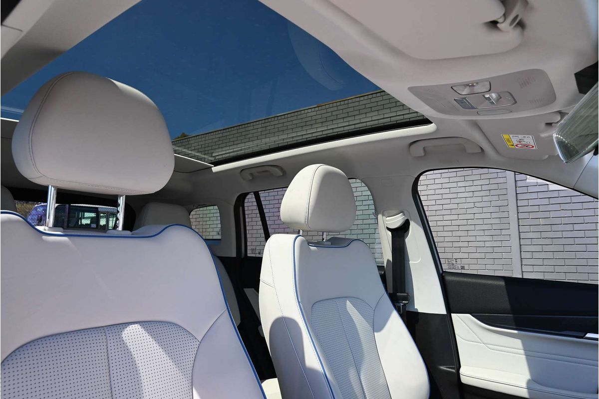 2026 OMODA JAECOO J5 EV Summit