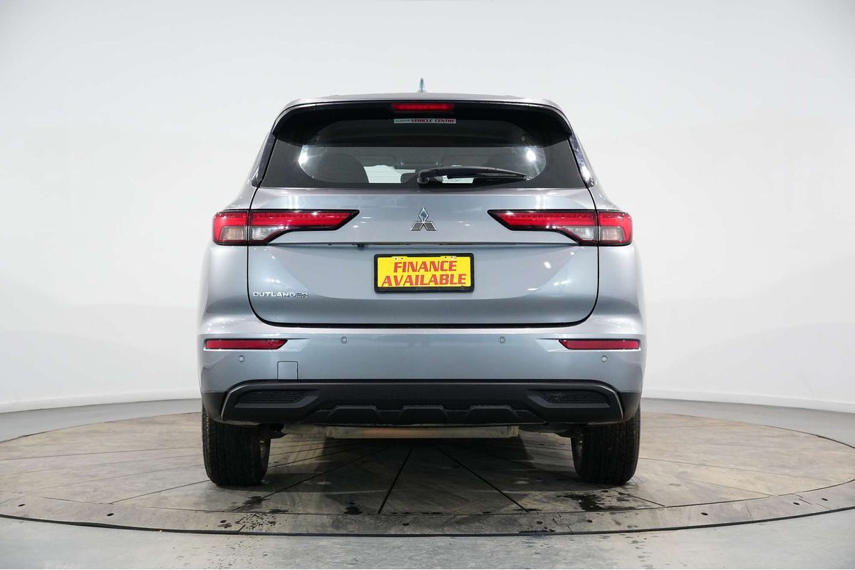 2022 Mitsubishi Outlander ES ZM
