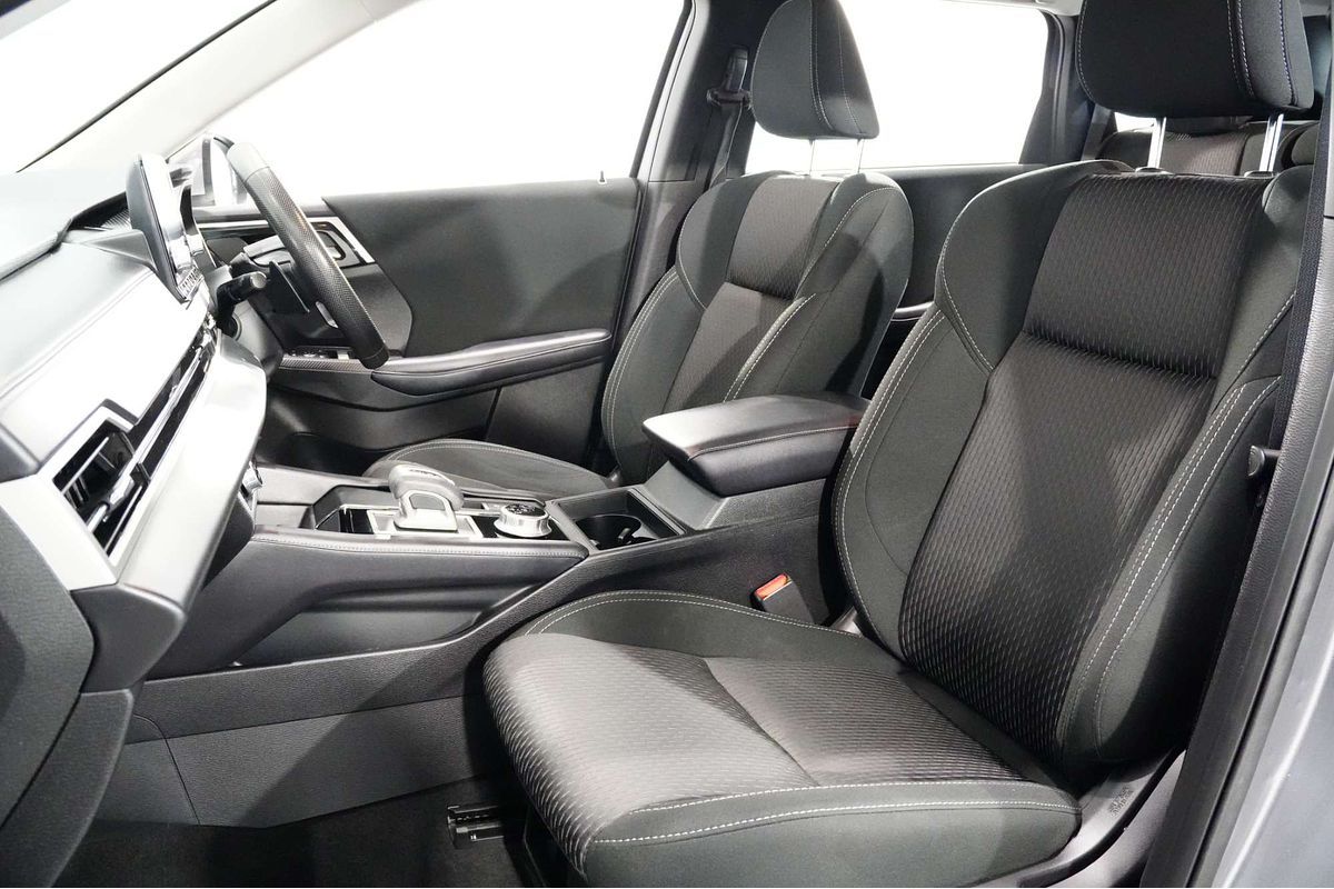 2022 Mitsubishi Outlander ES ZM