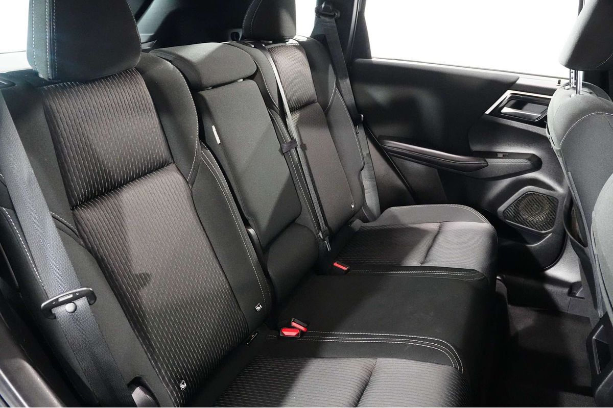 2022 Mitsubishi Outlander ES ZM