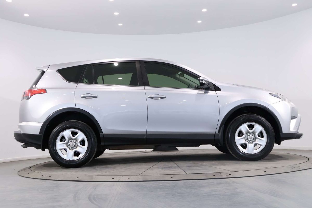 2018 Toyota RAV4 GX ZSA42R