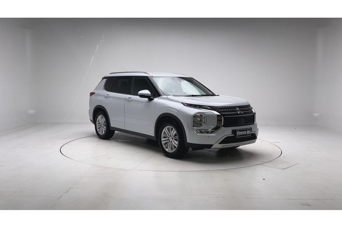 2024 Mitsubishi Outlander LS ZM