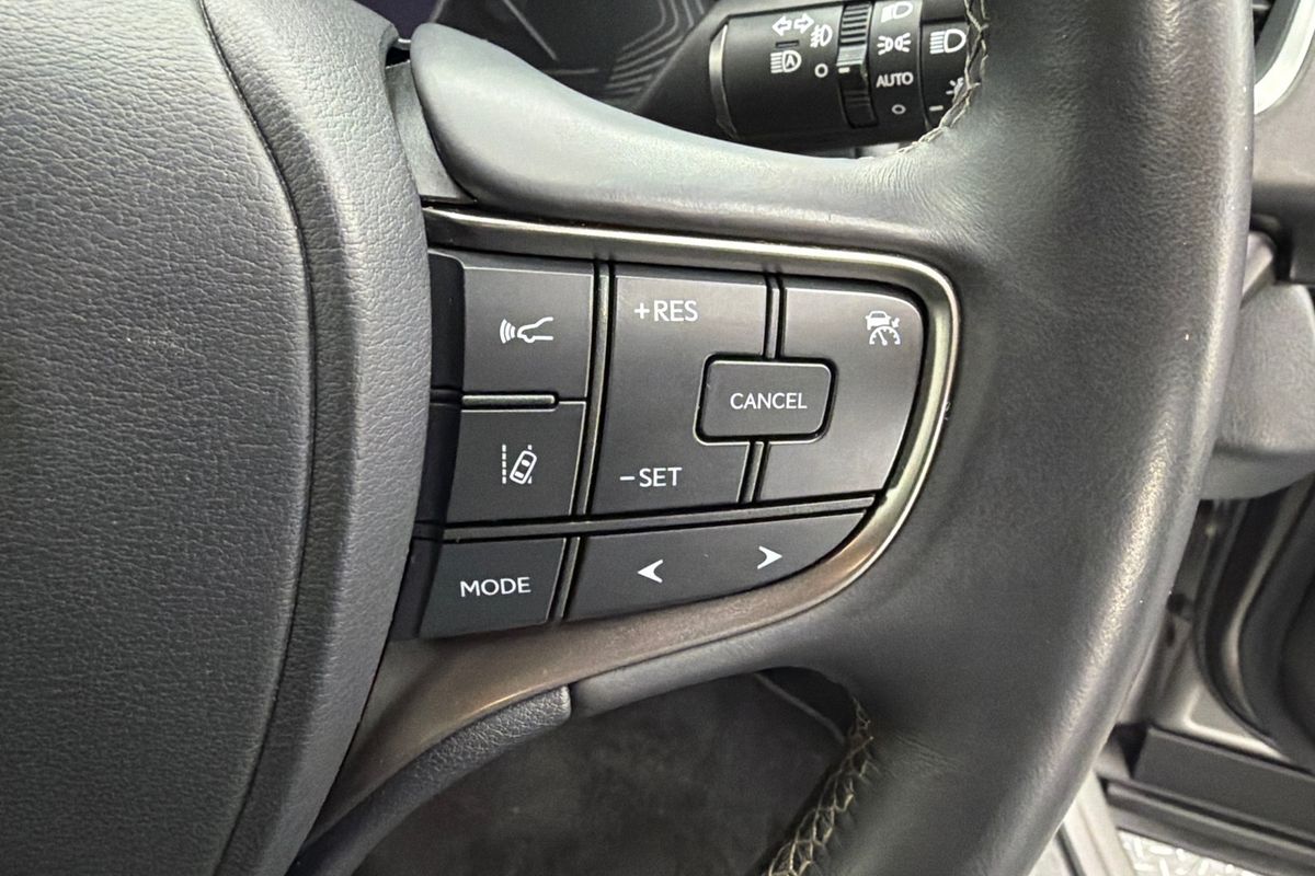 2019 Lexus UX UX200 Luxury MZAA10R