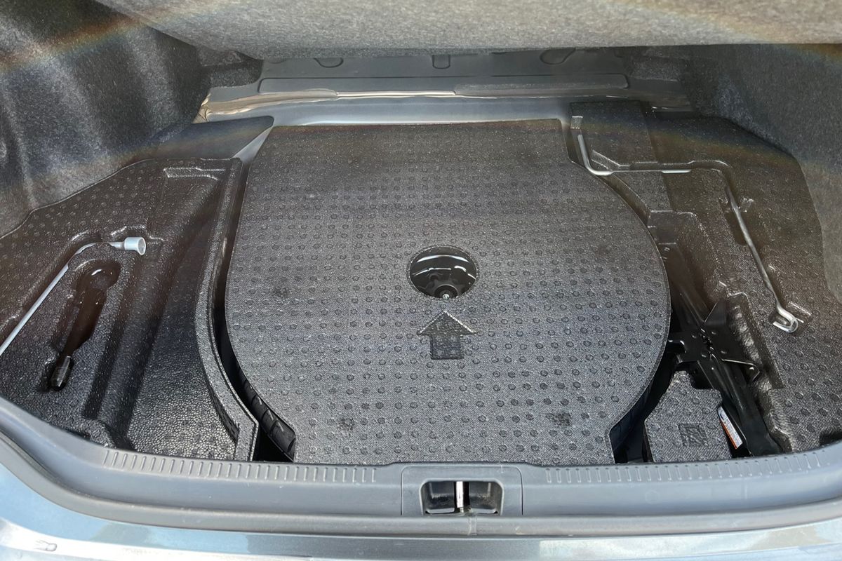 2017 Toyota Camry RZ ASV50R