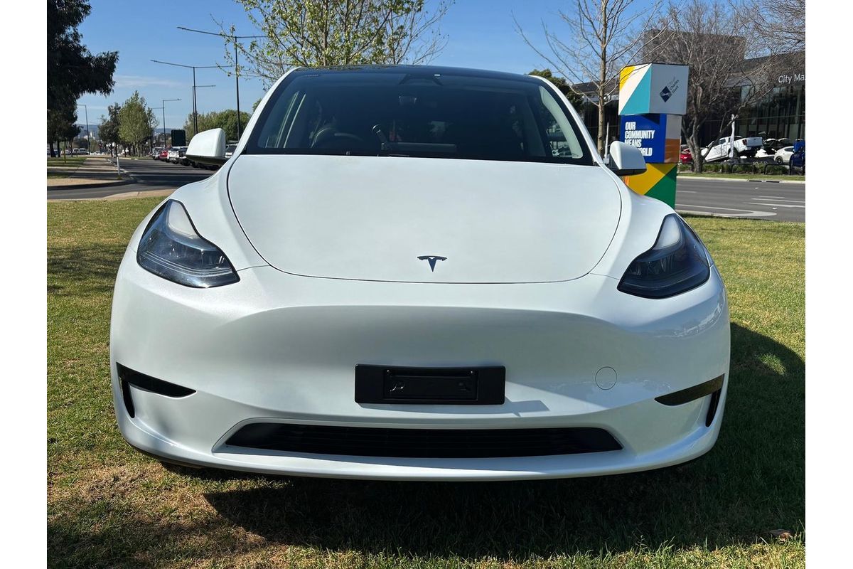 2024 Tesla Model Y Rear-Wheel Drive