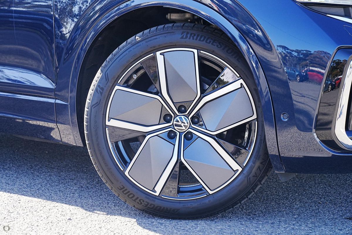 2024 Volkswagen Touareg 210TDI R-Line RC