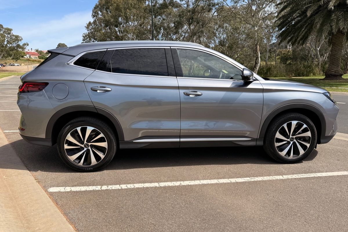 2025 BYD SEALION 6 Premium Extended Range