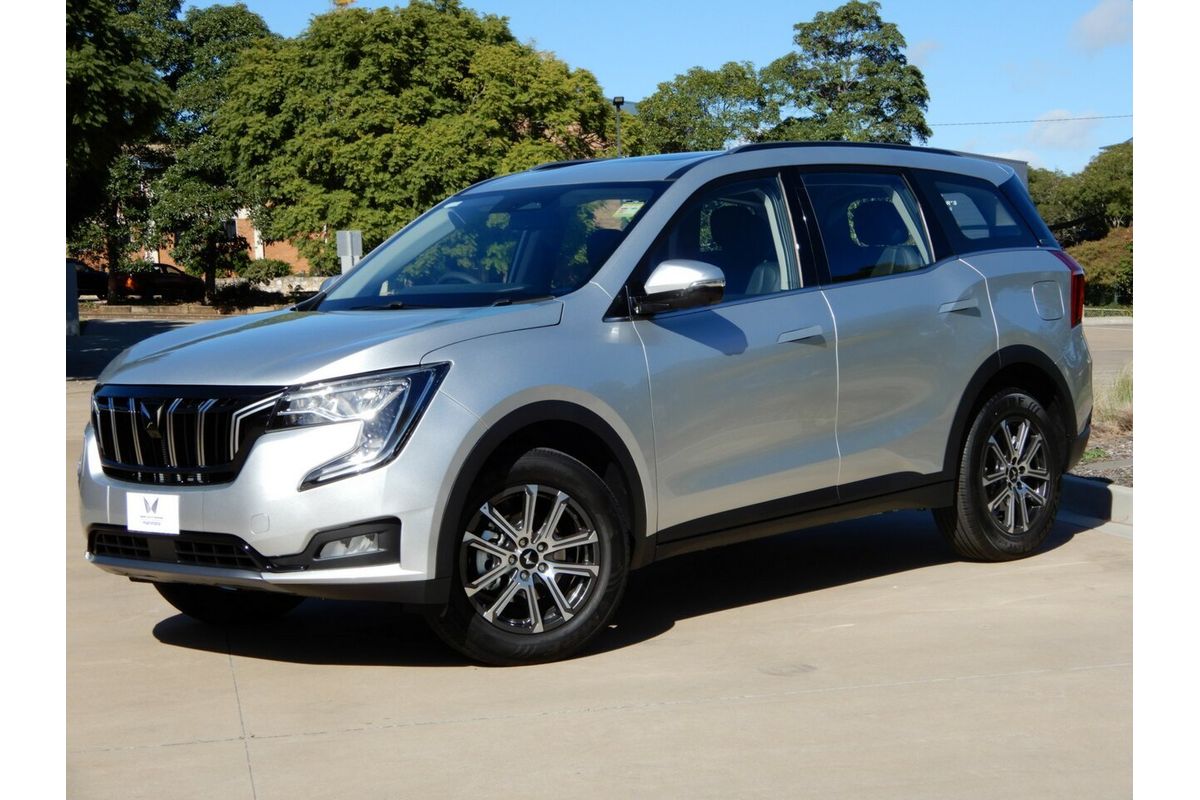 2025 Mahindra XUV700 AX7L