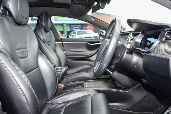 2017 Tesla Model S 75D thumb-9