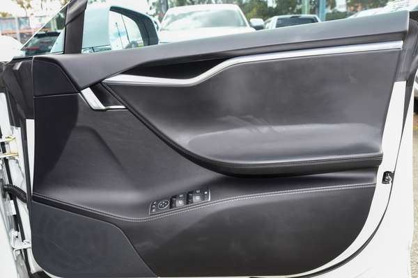 2017 Tesla Model S 75D thumb-15