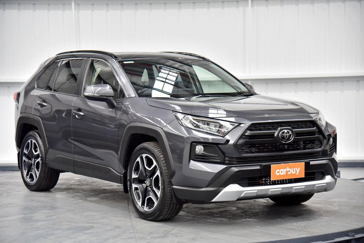 2020 Toyota RAV4 Edge AXAA54R