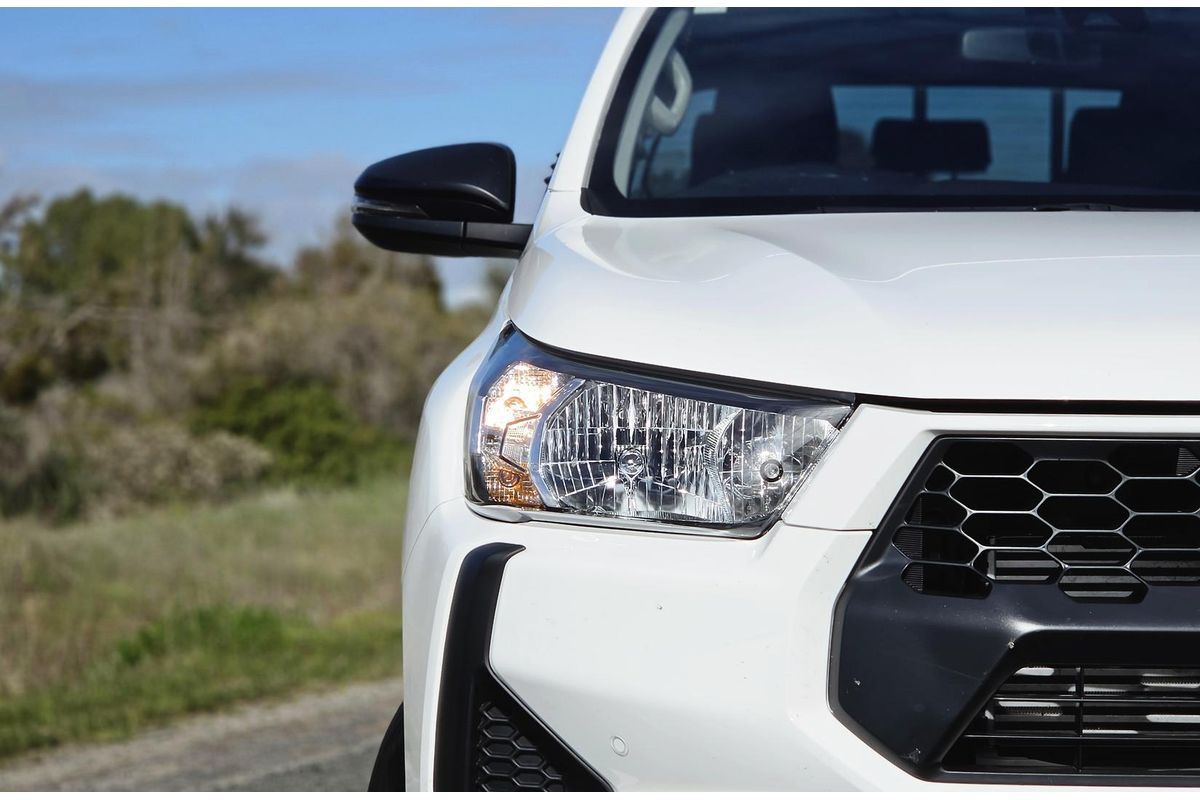 2024 Toyota Hilux SR GUN126R 4X4