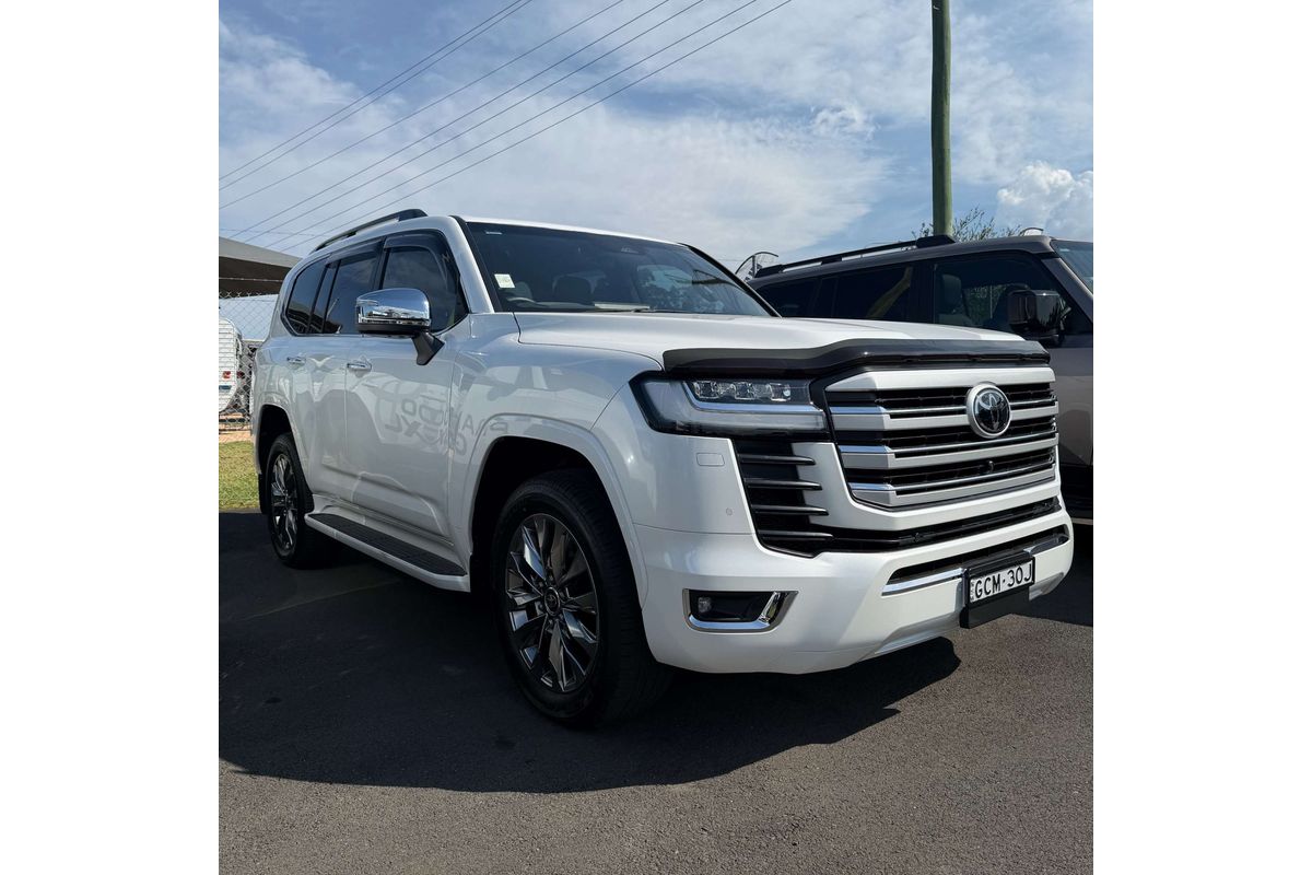 2026 Toyota Landcruiser Sahara ZX FJA300R