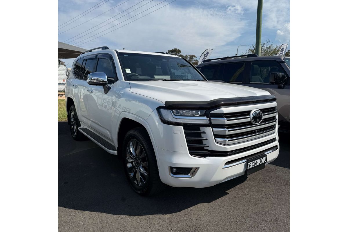 2026 Toyota Landcruiser Sahara ZX FJA300R