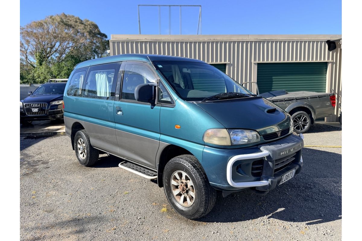 1997 Mitsubishi Delica EXCEED