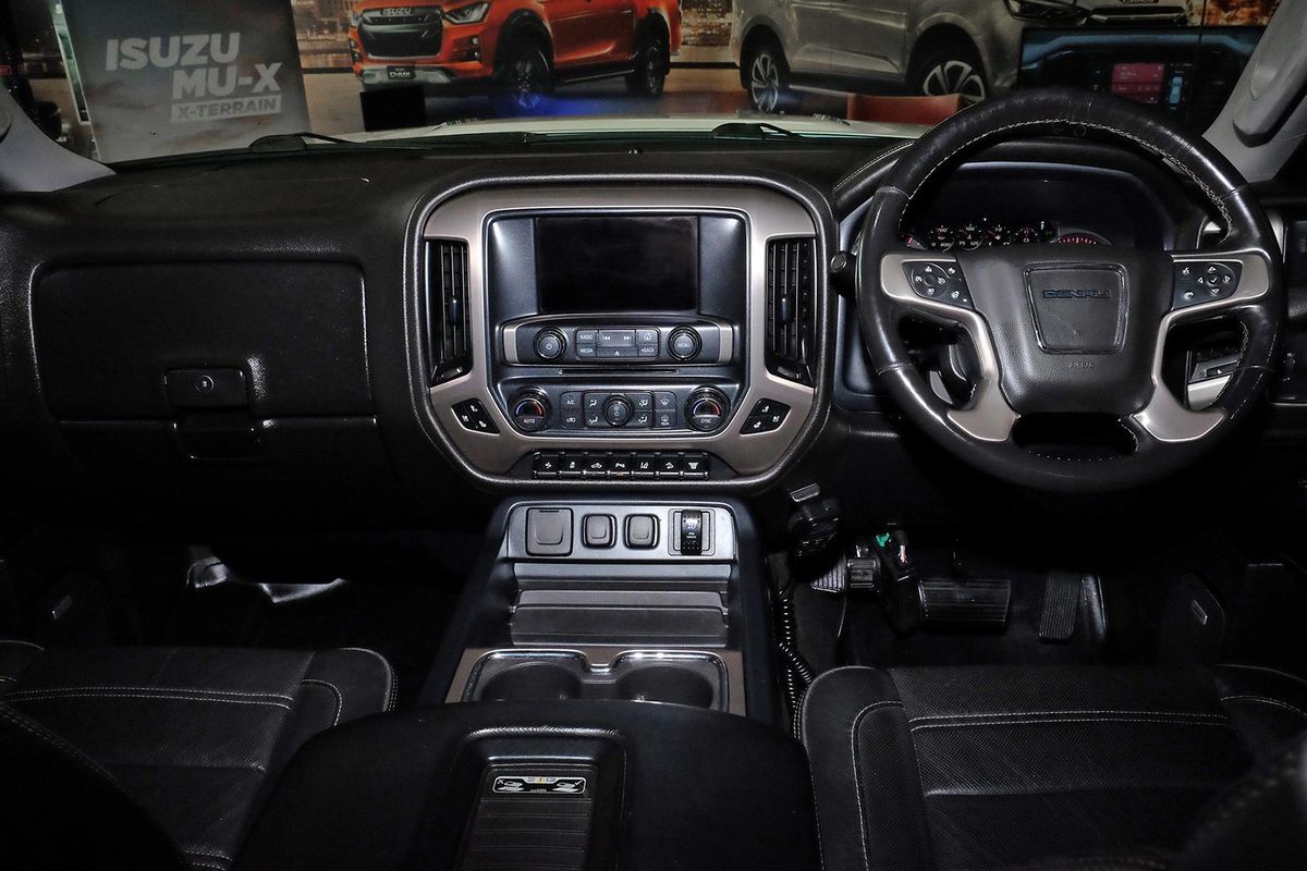 2016 GMC Sierra 2500HD Denali 4X4 image 22