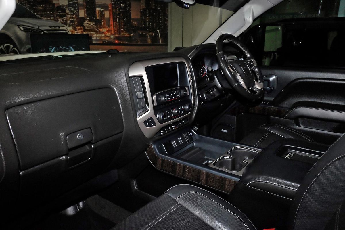 2016 GMC Sierra 2500HD Denali 4X4 image 24