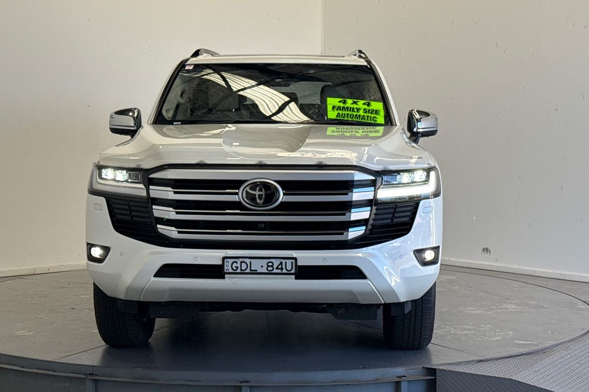 2022 Toyota Landcruiser Sahara FJA300R