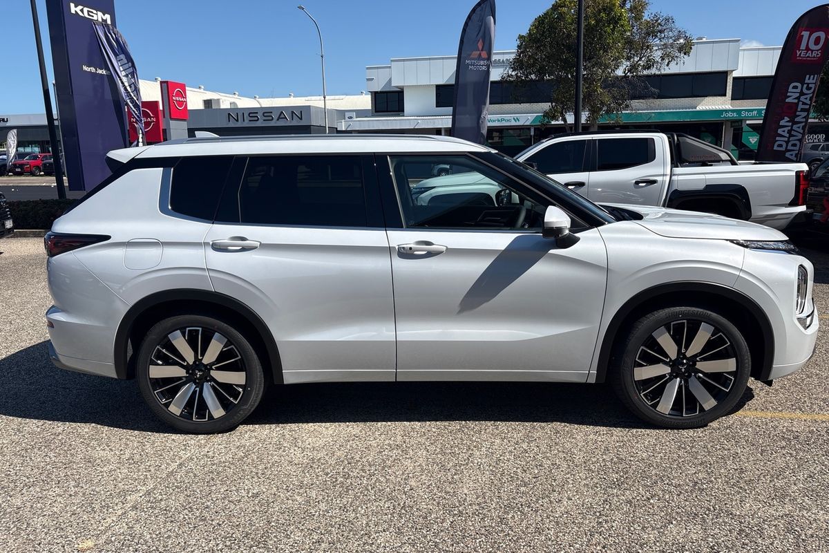 2026 Mitsubishi Outlander Exceed ZM