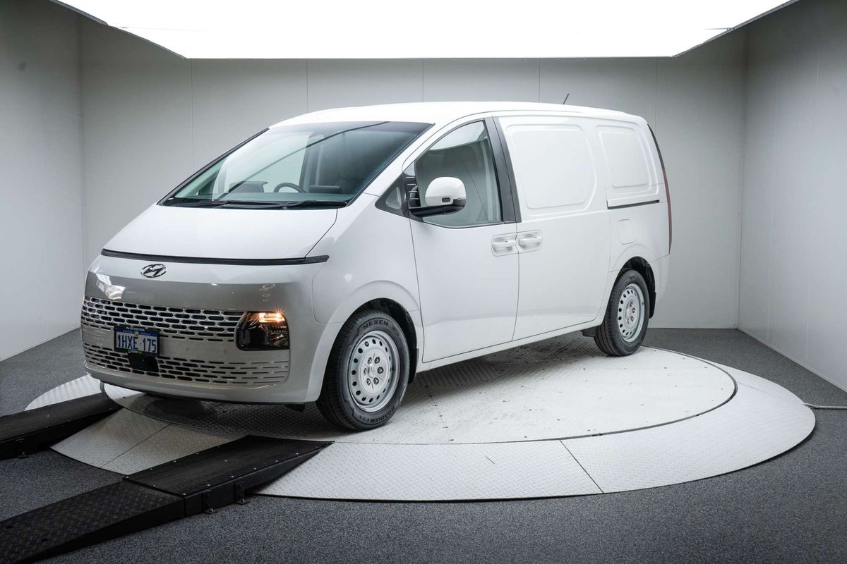 2023 Hyundai STARIA LOAD US4.V2