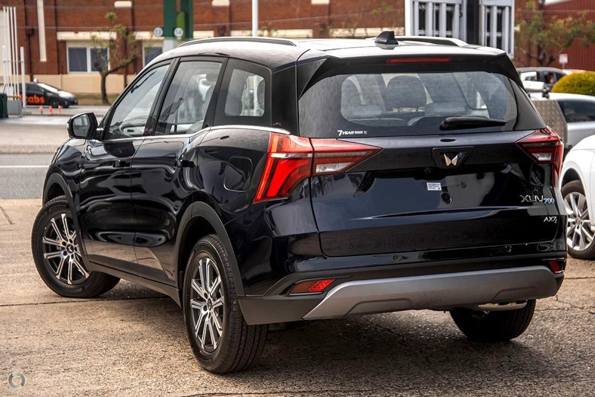 2025 Mahindra XUV700 AX7L