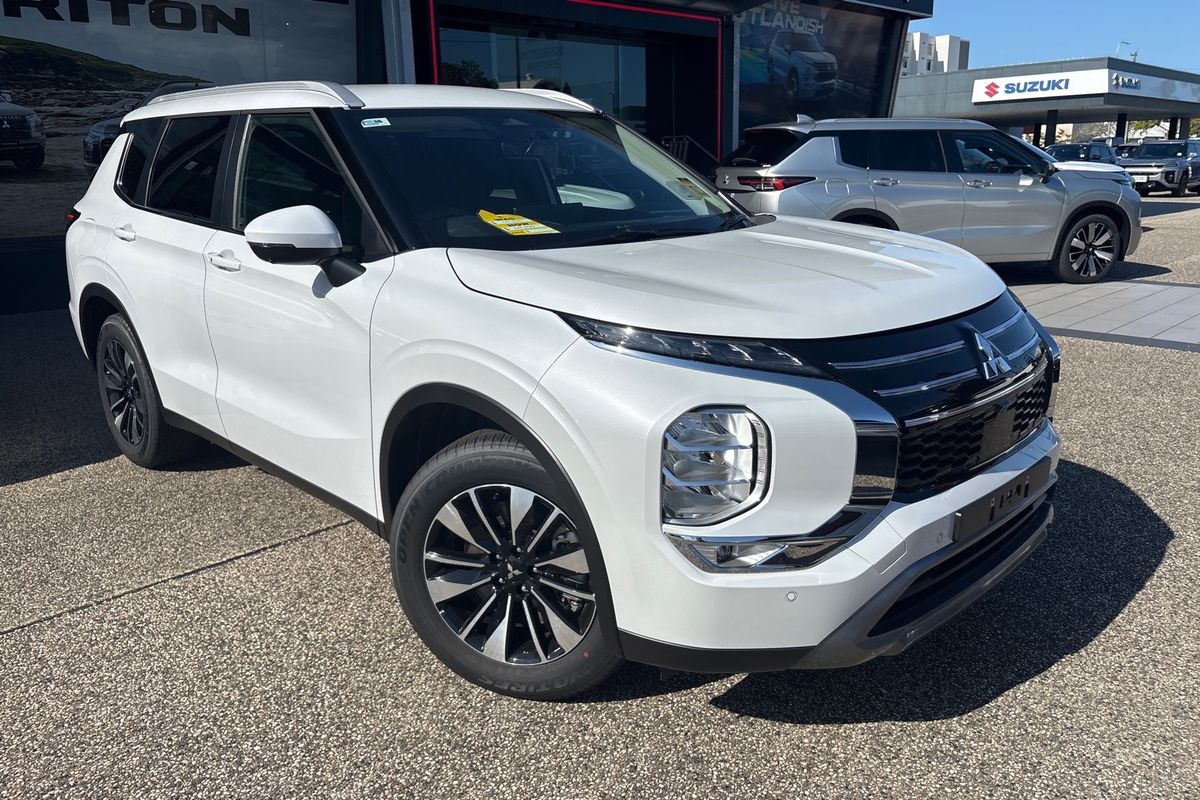2026 Mitsubishi Outlander LS ZM