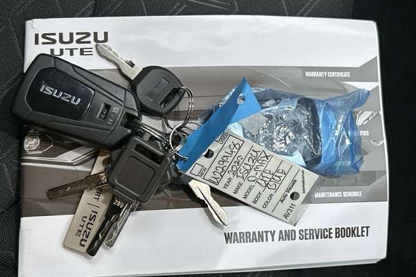 2025 Isuzu D-MAX LS-U 4X4 thumb-22