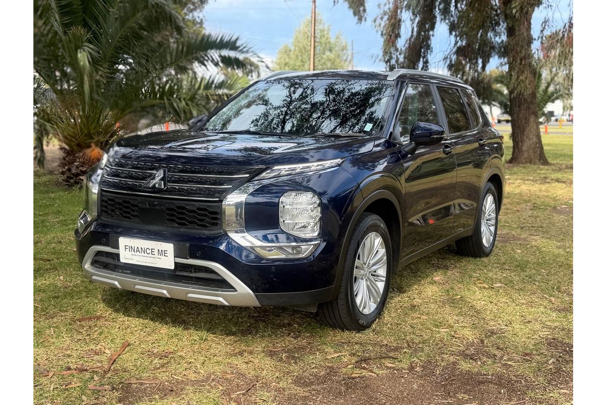 2024 Mitsubishi Outlander LS ZM